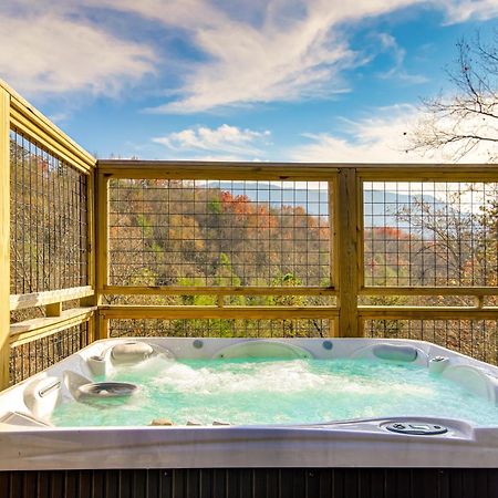 Gatlinburg Cabin With Game Room, Hot Tub And Mtn Views Екстериор снимка