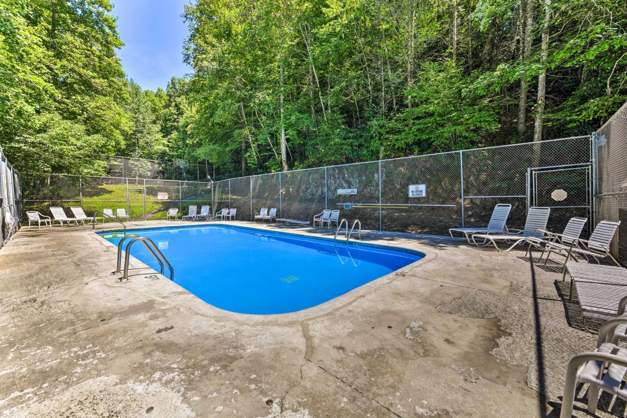 Gatlinburg Cabin With Game Room, Hot Tub And Mtn Views Екстериор снимка