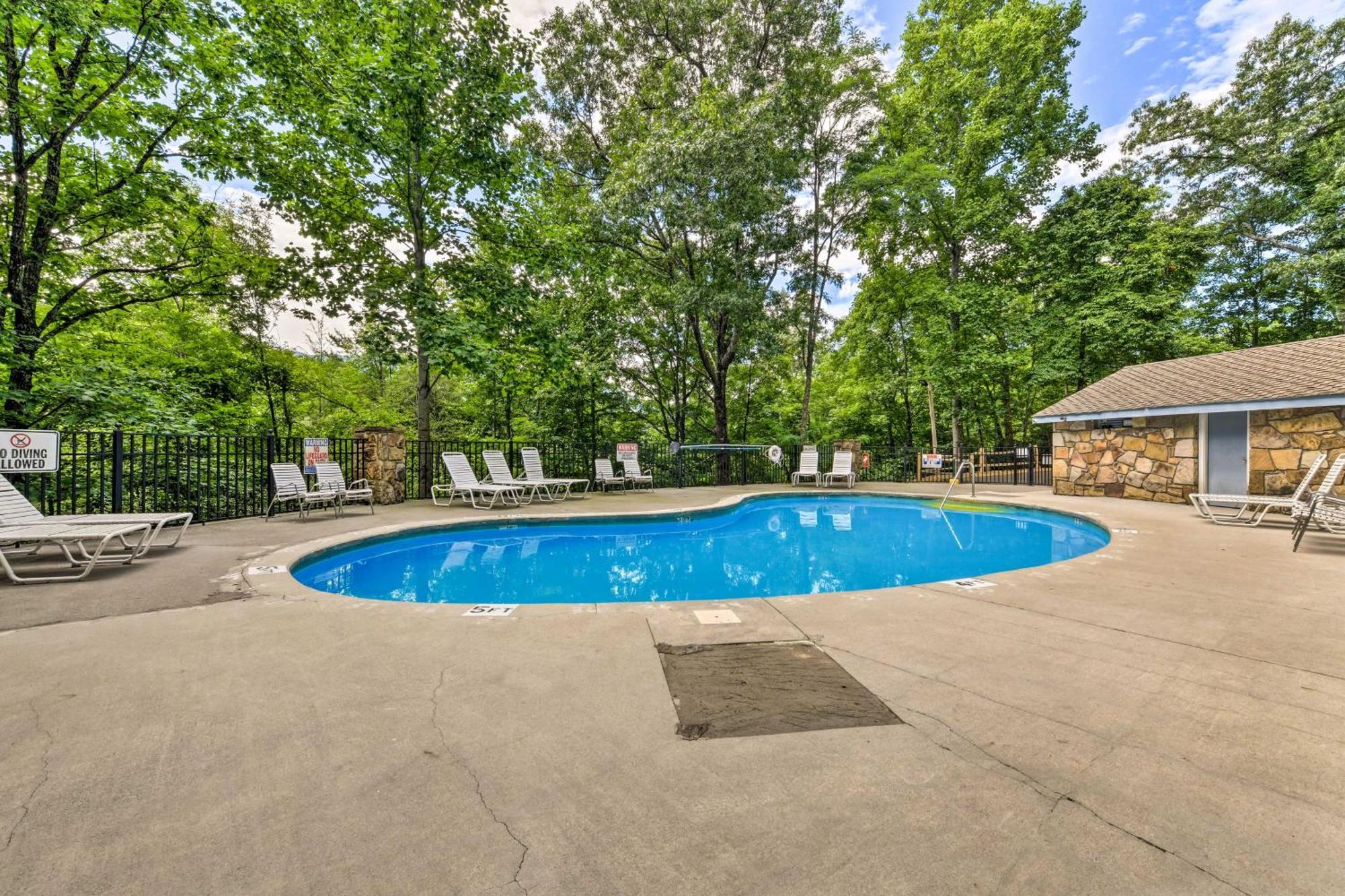 Gatlinburg Cabin With Game Room, Hot Tub And Mtn Views Екстериор снимка