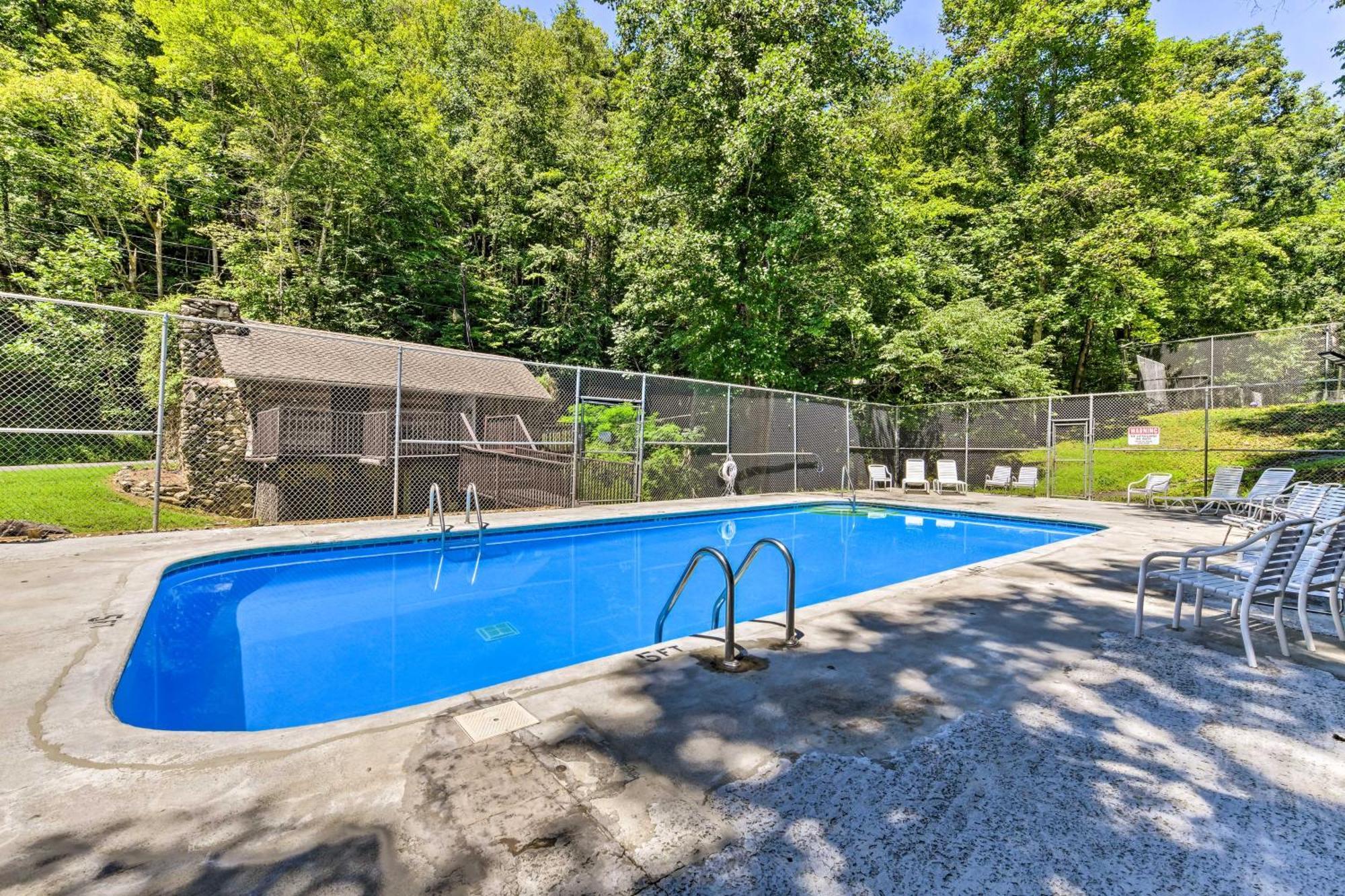 Gatlinburg Cabin With Game Room, Hot Tub And Mtn Views Екстериор снимка