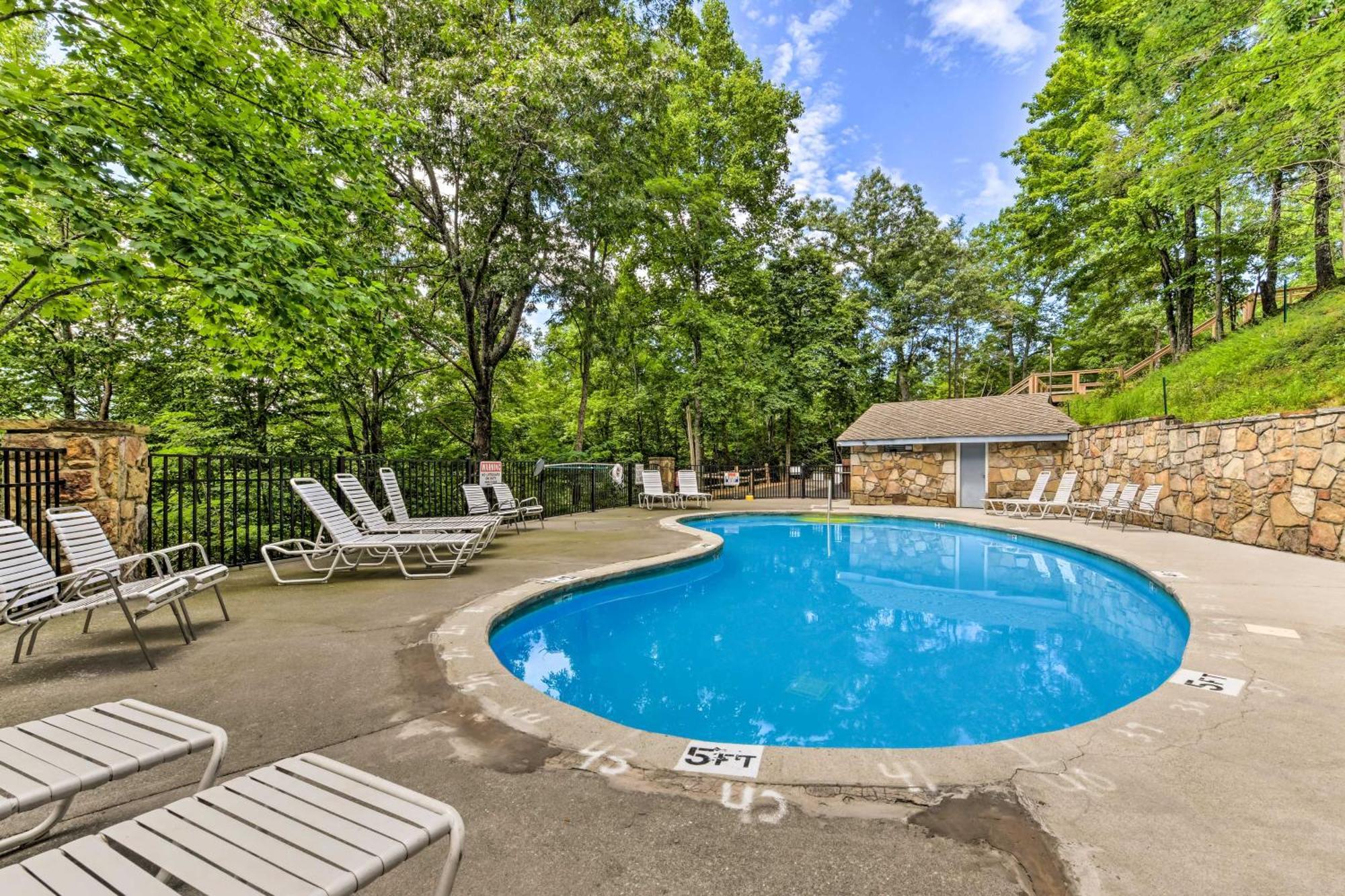 Gatlinburg Cabin With Game Room, Hot Tub And Mtn Views Екстериор снимка