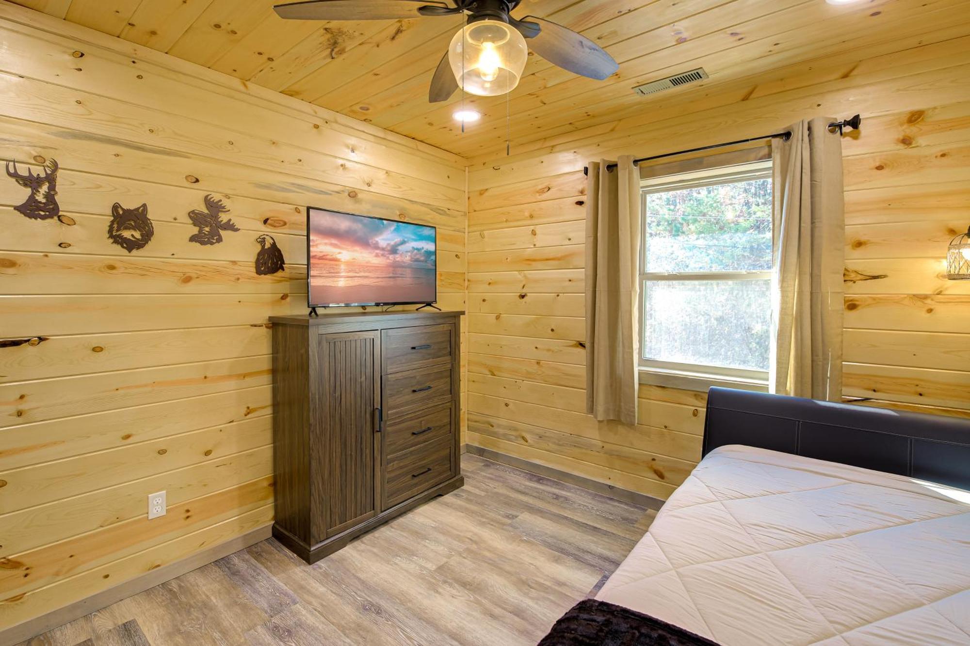 Gatlinburg Cabin With Game Room, Hot Tub And Mtn Views Екстериор снимка
