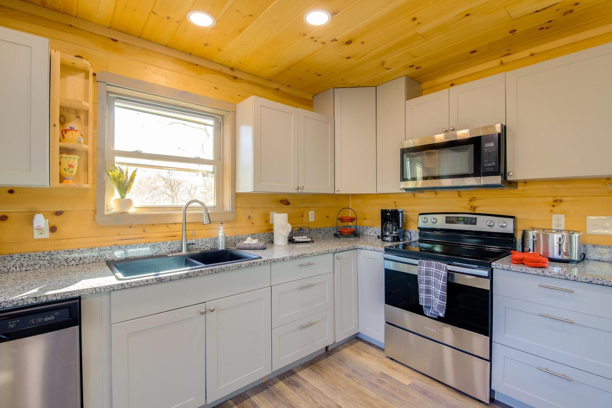 Gatlinburg Cabin With Game Room, Hot Tub And Mtn Views Екстериор снимка