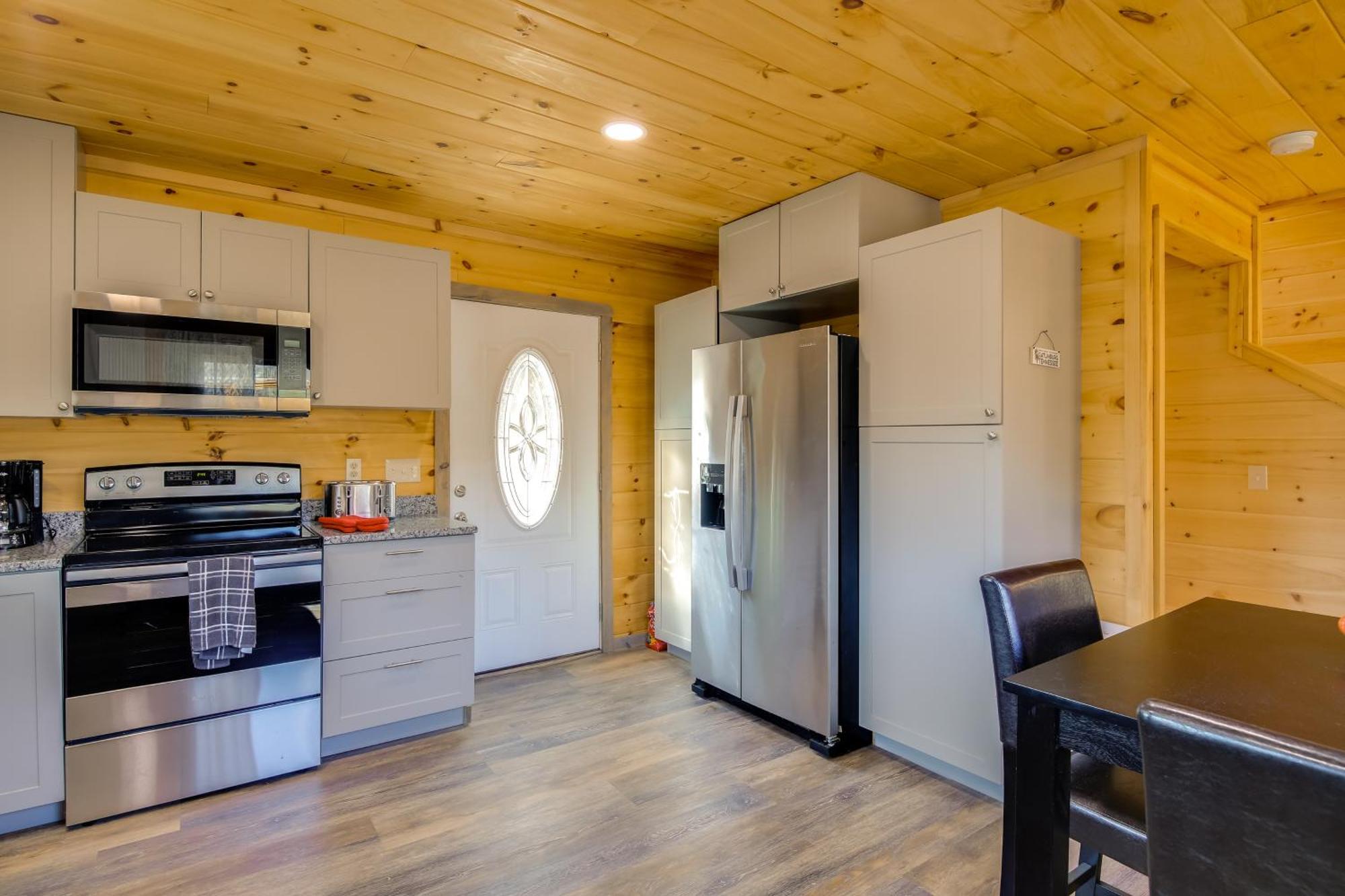 Gatlinburg Cabin With Game Room, Hot Tub And Mtn Views Екстериор снимка