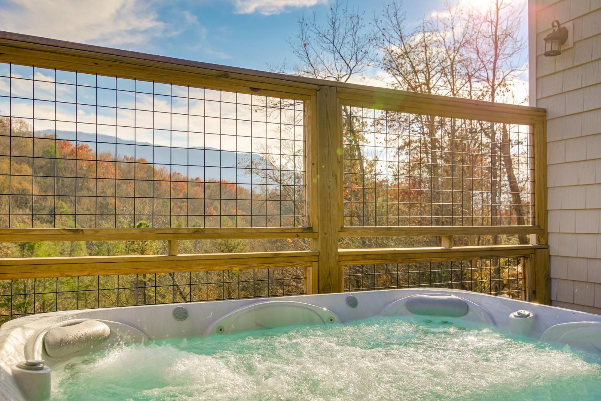 Gatlinburg Cabin With Game Room, Hot Tub And Mtn Views Екстериор снимка